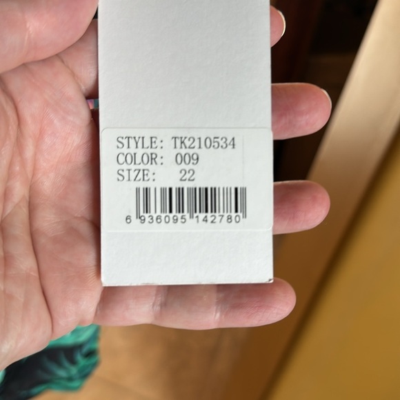 NWT FULLFITALL Plus Size Tankini Top Printed Bathing Suit (No Bottom) Size 22 - Picture 10 of 13